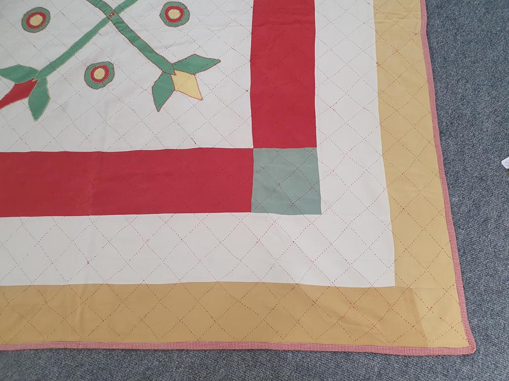 Late 19th Century/Early 20th Century Folk Art Quilt, with appliqued centre of crossed lilies - Image 5 of 15