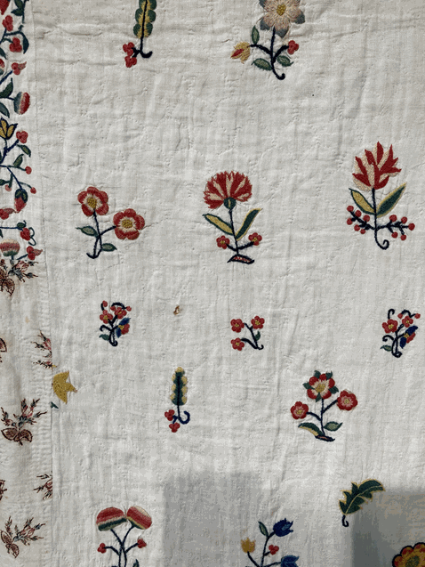 An Exceptional Early 19th Century Patchwork Quilt, with a central panel embroidered with fine wool - Image 77 of 80