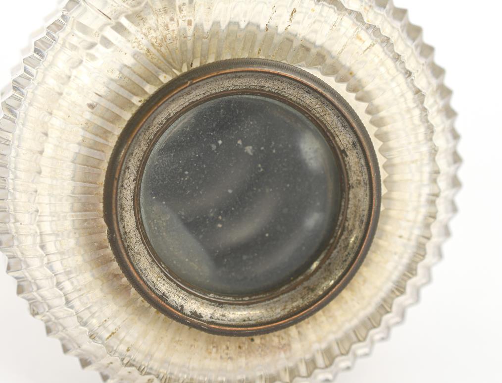 A 19th Century Metal-Mounted Scent-Bottle cum Spy-Glass, the fluted glass body of ring-form, - Image 4 of 7