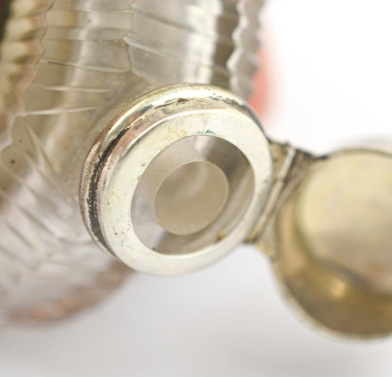 A 19th Century Metal-Mounted Scent-Bottle cum Spy-Glass, the fluted glass body of ring-form, - Image 5 of 7