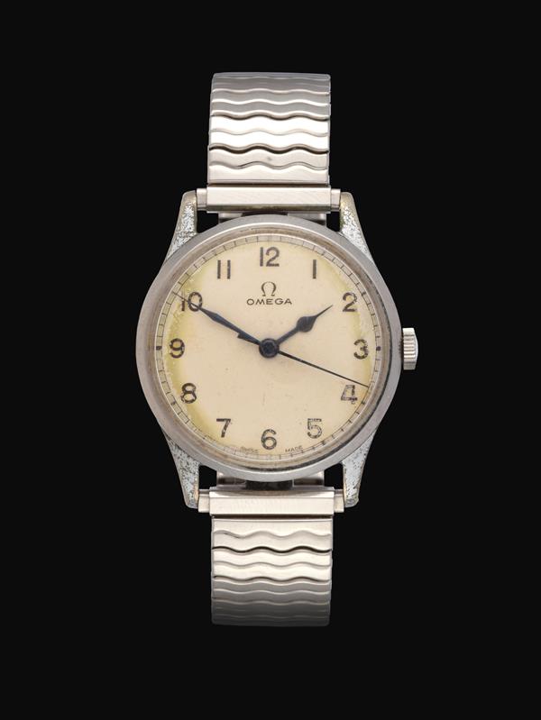 A World War II Period Centre Seconds Wristwatch, signed Omega, circa 1943, (calibre 30T2) lever