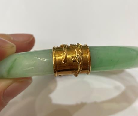 A Jade Bangle, with two bands overlaid with dragon detailing, measures 7.1cm inner diameter . The - Image 6 of 8