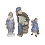 Three Dahl Jensen figures Girl in Nightdress model 1007, 18.5cm high; Girl with teddy, model 1152,