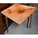 A Georgian mahogany corner dropleaf table on pad feet (faded), 93cm by 48cm (closed) by 69cm high