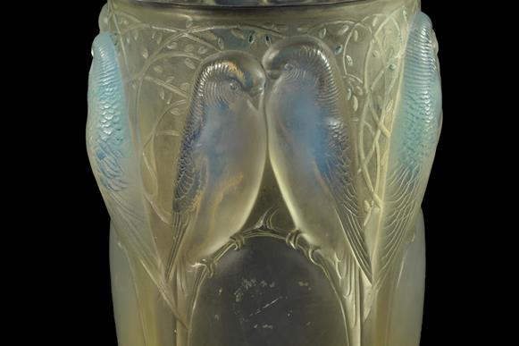 René Lalique (French, 1860-1945): An Opalescent, Stained and Frosted Ceylan No.905 Glass Vase, of - Image 6 of 7