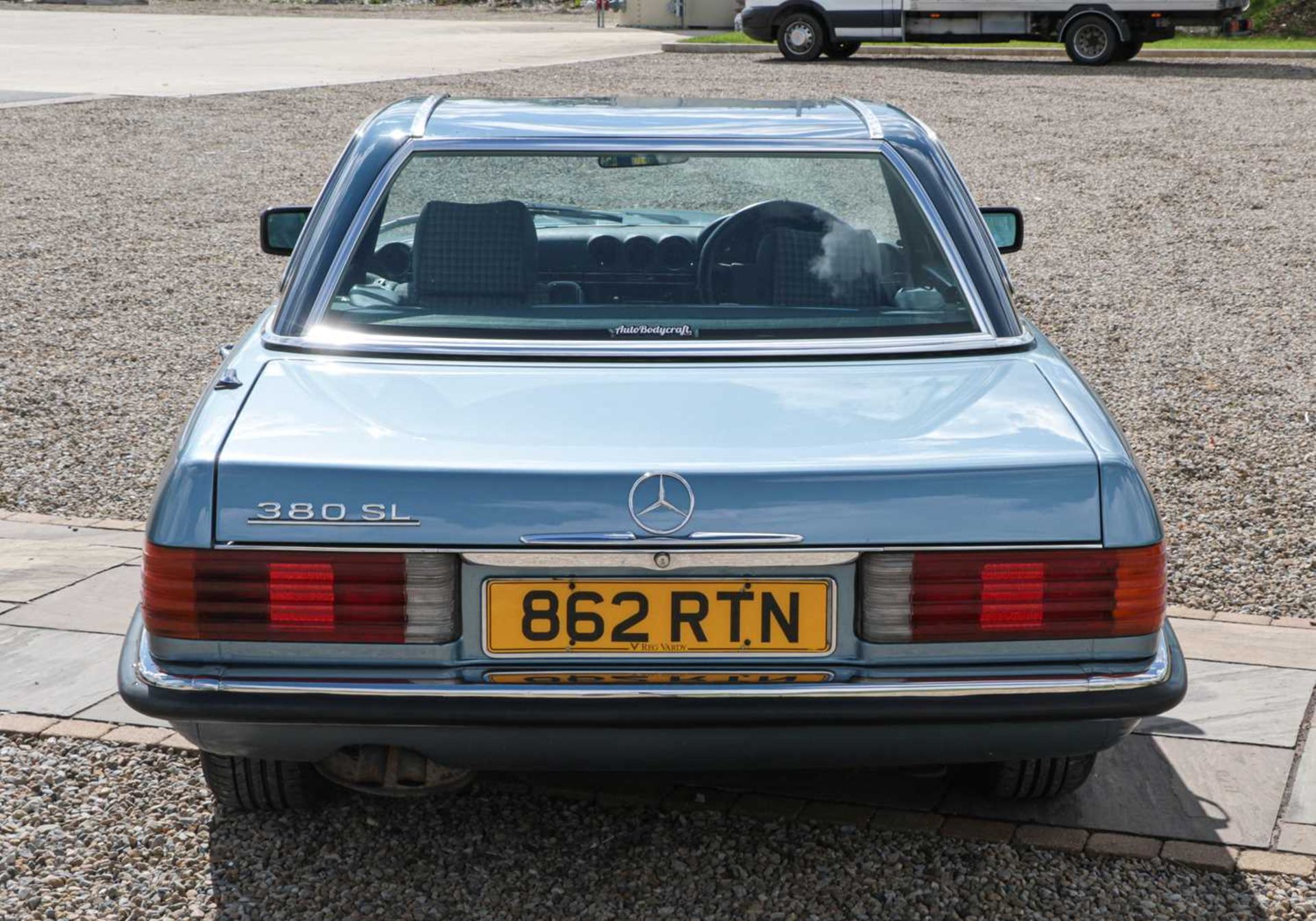 1985 Mercedes 380-SL Auto ConvertibleRegistration number: 862 RTNDate of first registration: 03 01 - Bild 3 aus 5