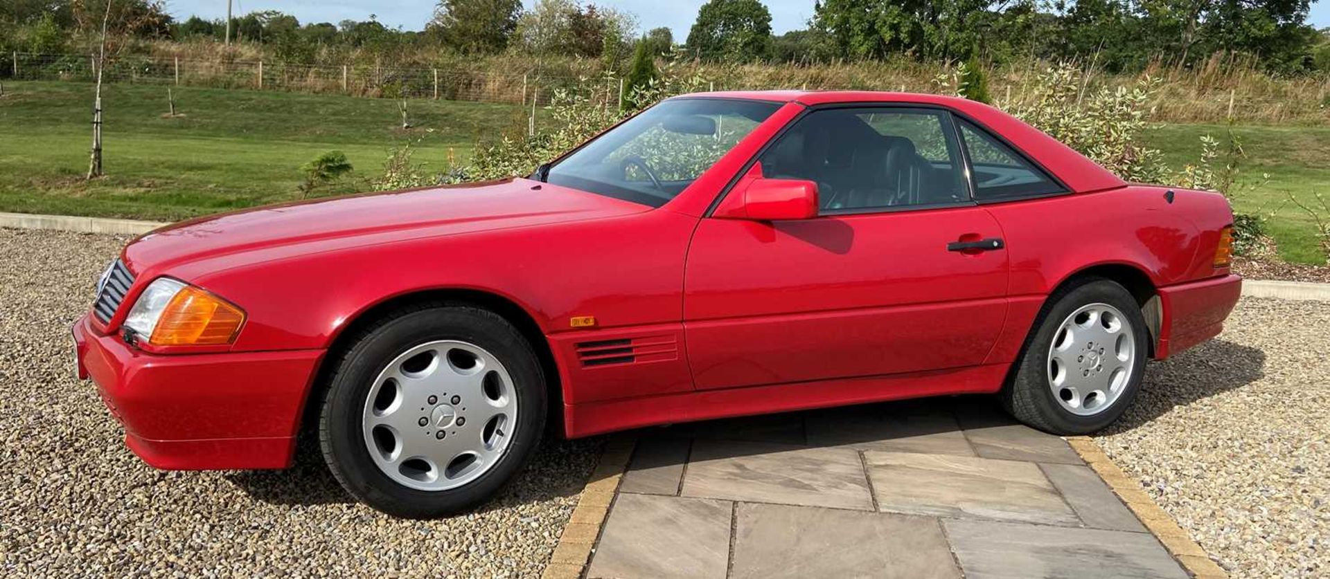 1992 Mercedes 300 SL AutoRegistration number: J568 WPYDate of first registration: 01/05/1992VIN - Image 2 of 5