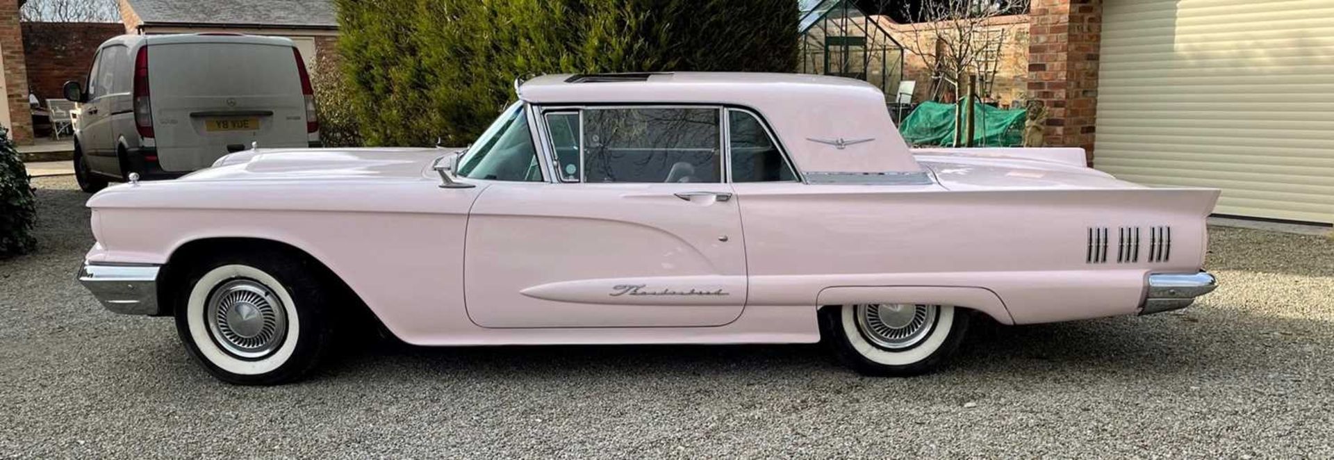 1960 Ford Rose PinkThunderbird (Rare Sunroof Model)Registration number: JAS 821Date of first - Bild 2 aus 7