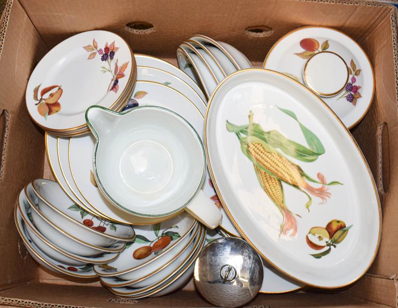 Royal Worcester dinner wares in Evesham and Strawberry Faor patterns (three boxes) - Image 2 of 3