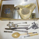 Various silver items, a silver plated box, Sphinx shaped lid, horn spoon and other cutlery, etc.