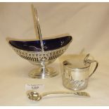 Adams style silver pierced bonbon dish with blue glass liner. Hallmarked for London 1911, Thomas