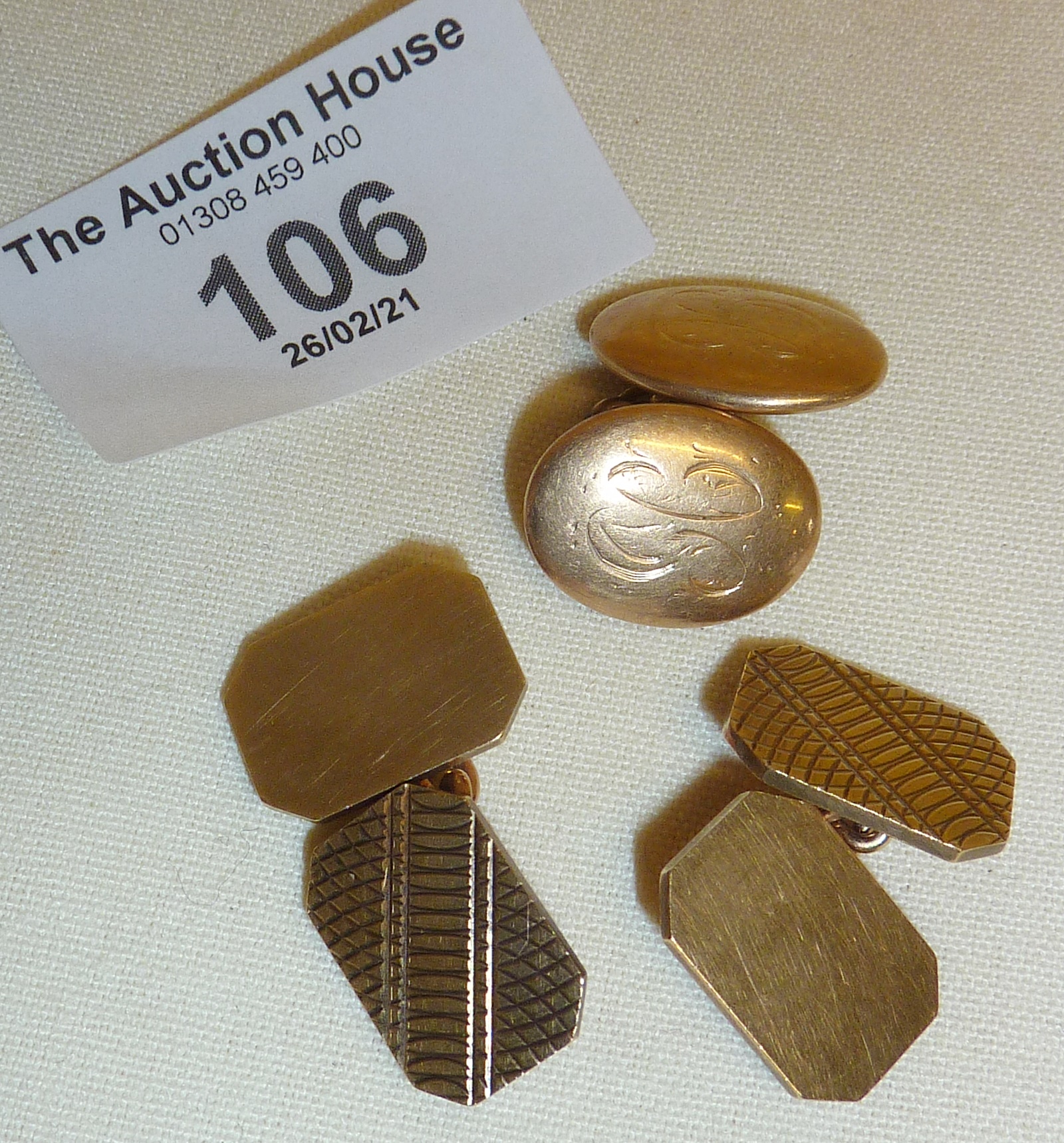 One pair and another single 9ct gold cufflinks, approx. 15g