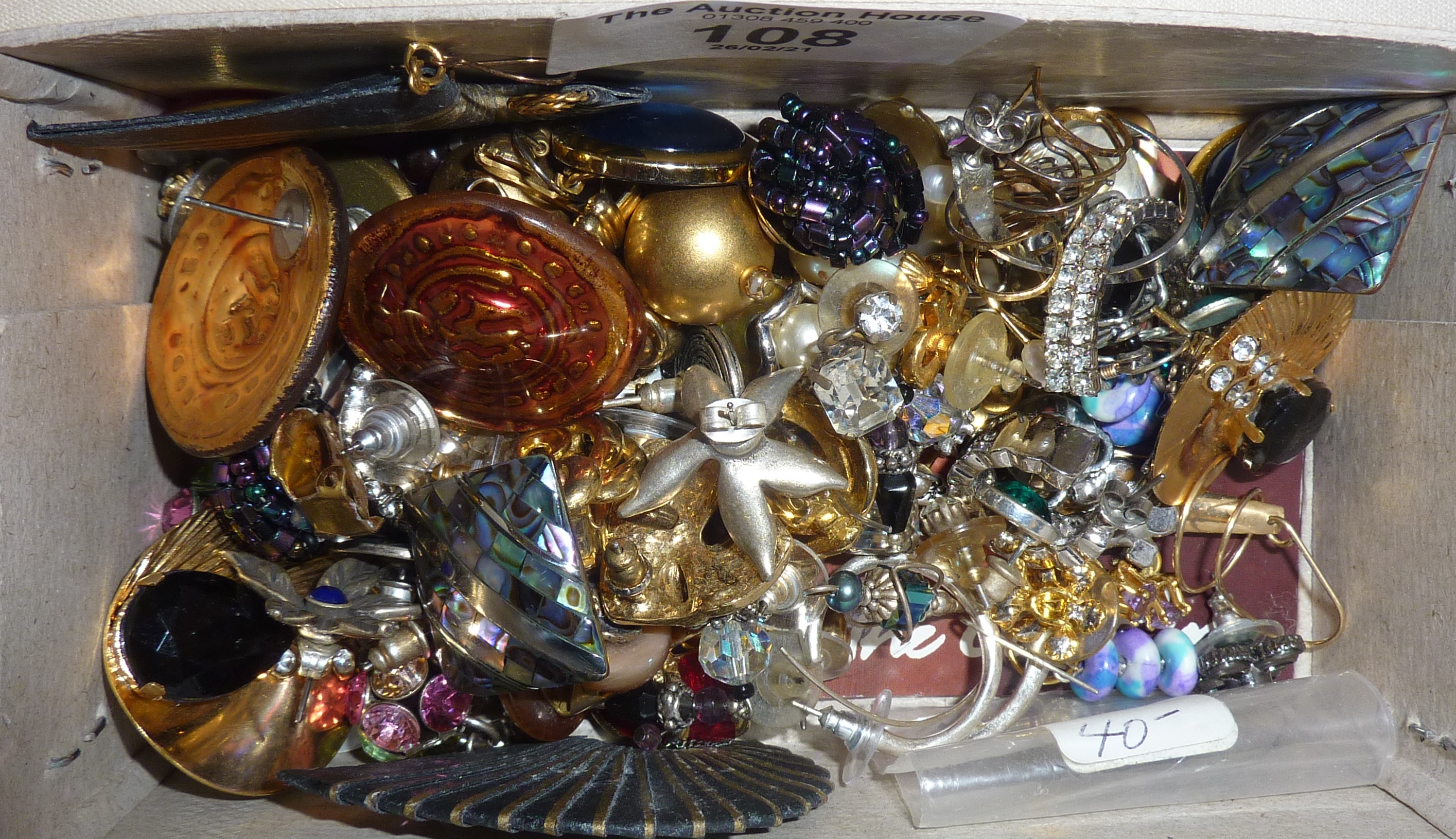 Assorted vintage earrings - Image 2 of 2