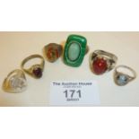 Six silver rings, inc. carnelian, malachite and moss agate, approx 42g