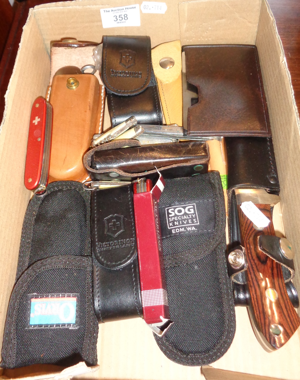 Collection of vintage pocket knives