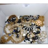 Mixed lot of vintage jewellery, inc. Trifari and Christian Dior, some A/F