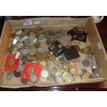 Tray of assorted UK and foreign coins