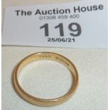 18ct gold wedding band, approx. 2g and UK size L-M