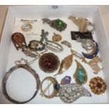 Vintage and antique jewellery, brooches etc