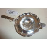 Silver tea strainer hallmarked for Sheffield 1925, Pinder Brothers, approx. 37g