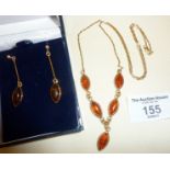 9ct gold and amber drop necklace, with matching pair of earrings