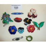 Vintage jewellery: assorted floral enamel brooches, some silver, inc. Art Nouveau and a David