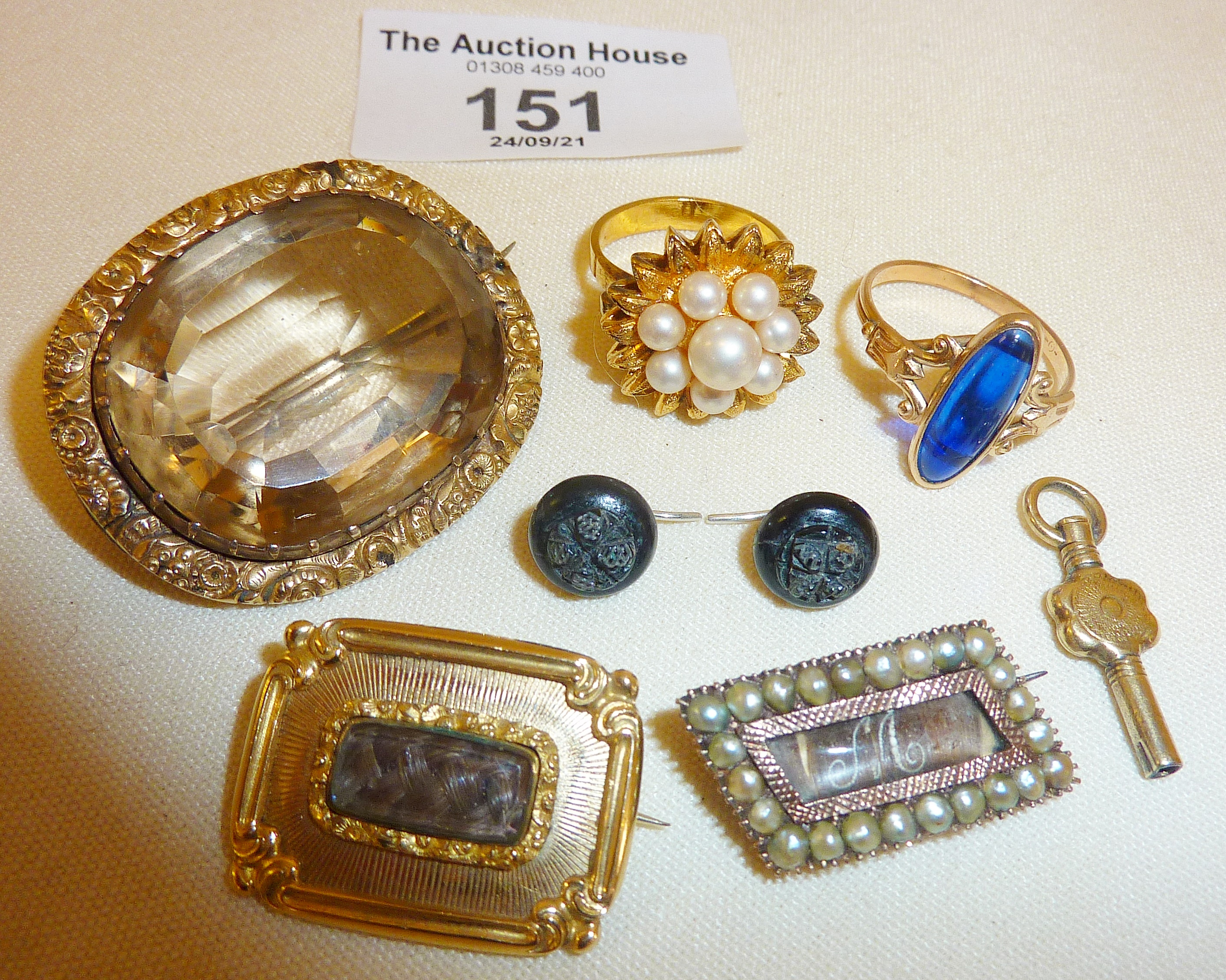 Antique jewellery: Two Georgian mourning brooches with hair inserts, brooch with large smoky