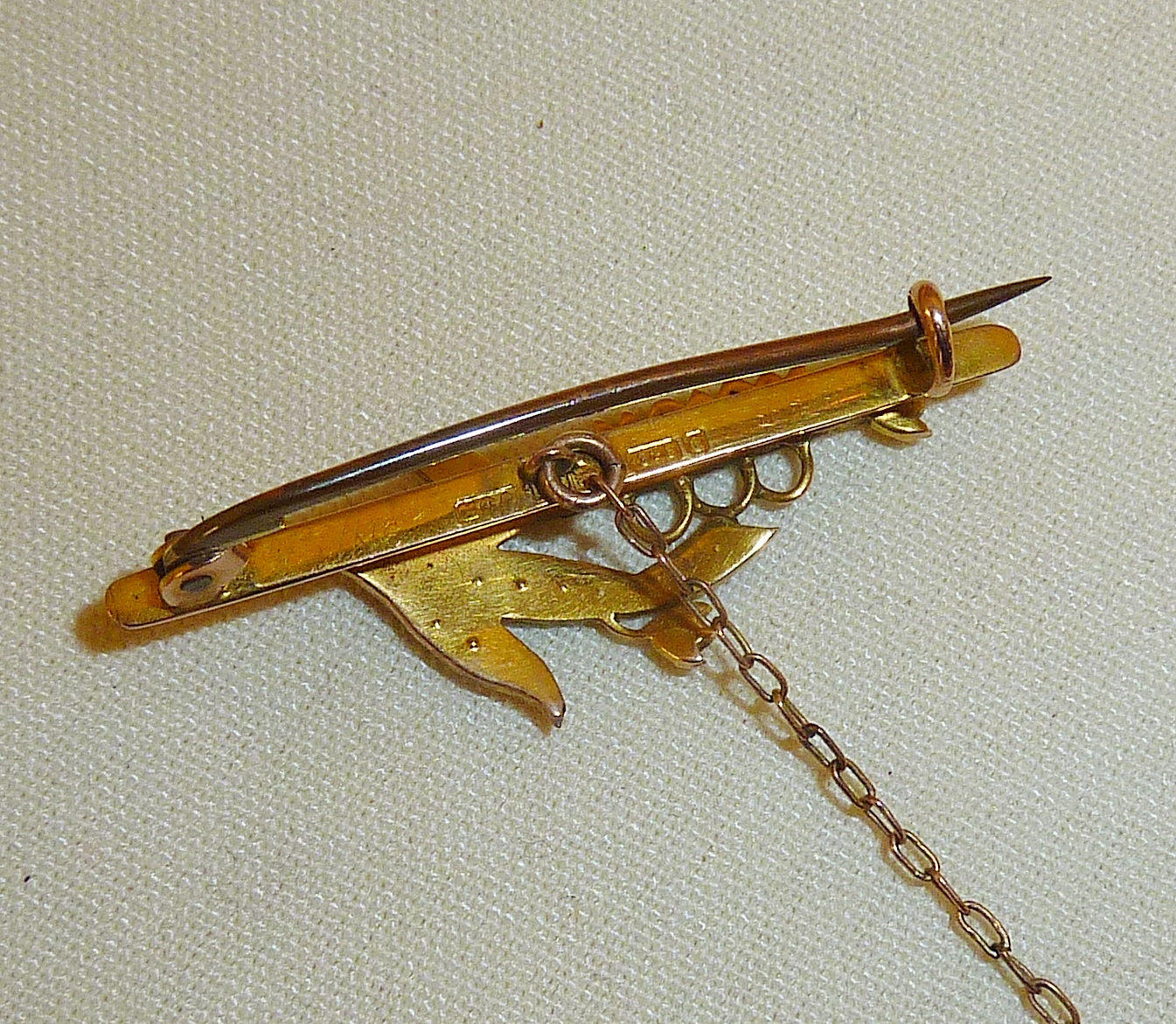 9ct gold and seed pearl bar brooch, approx. 2.4g in weight - Image 2 of 2