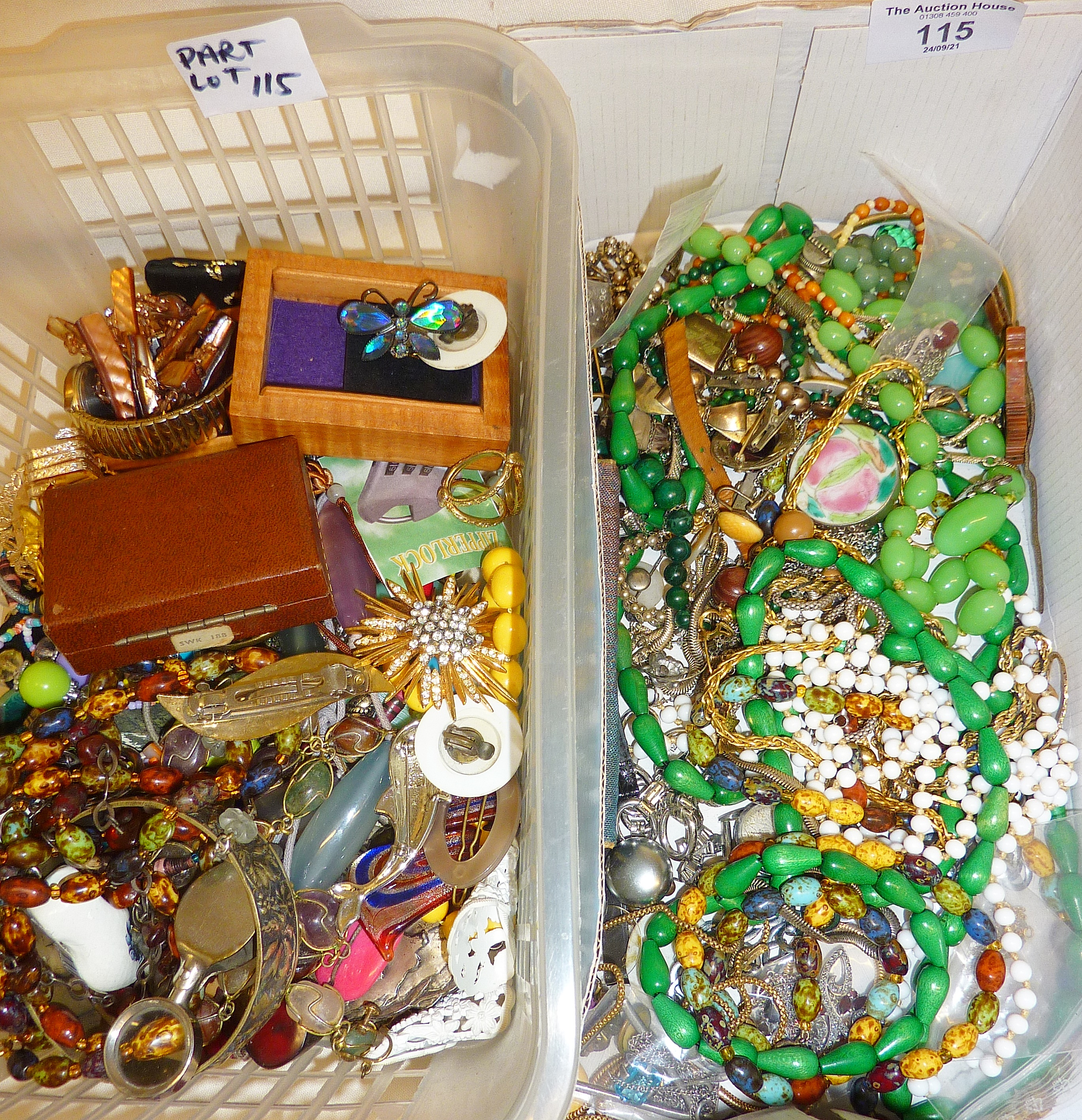 Large quantity of costume jewellery, some silver, Art Deco bead necklaces etc.