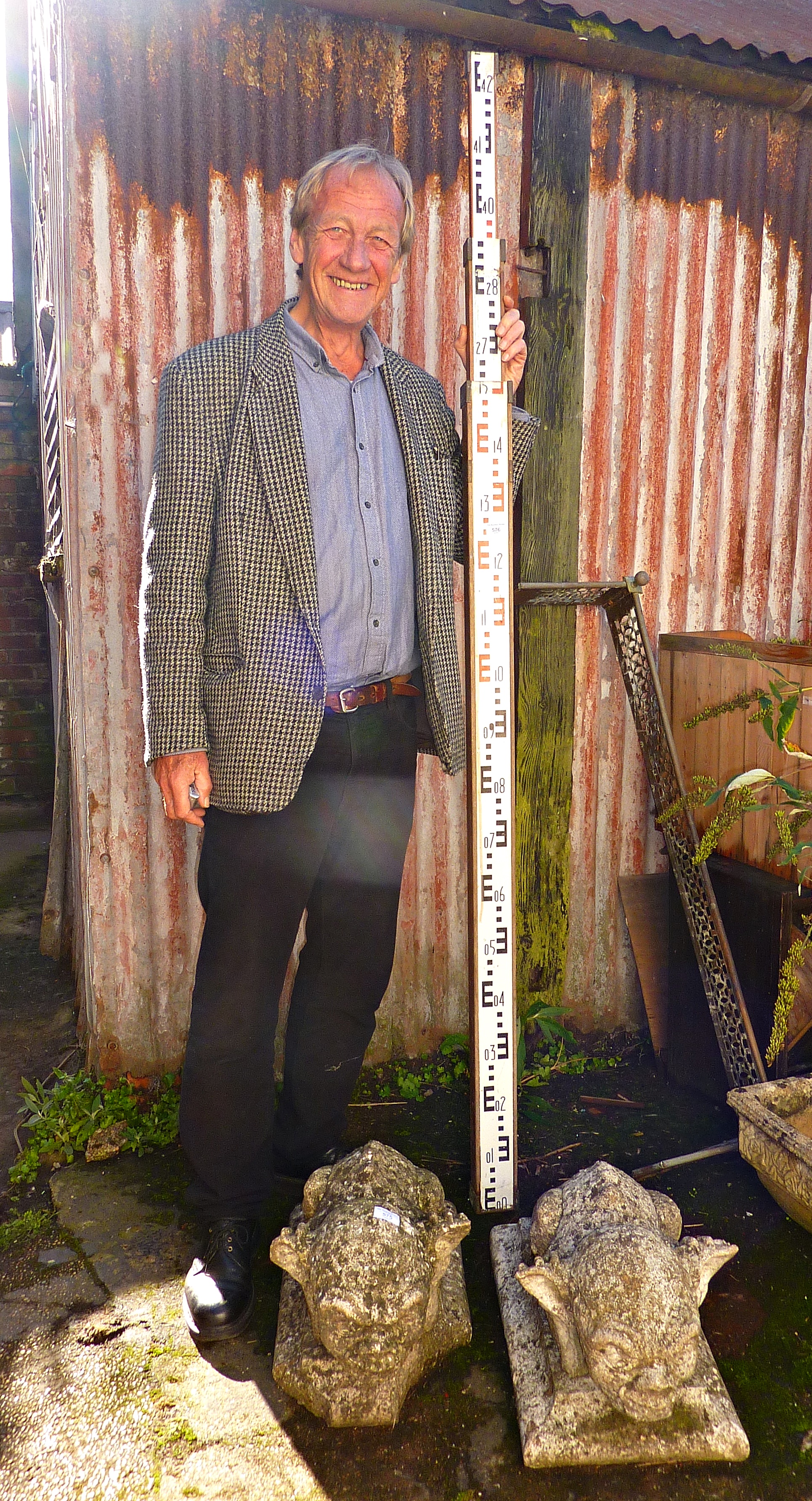 Surveyor's measuring stick