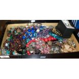 Tray of costume jewellery