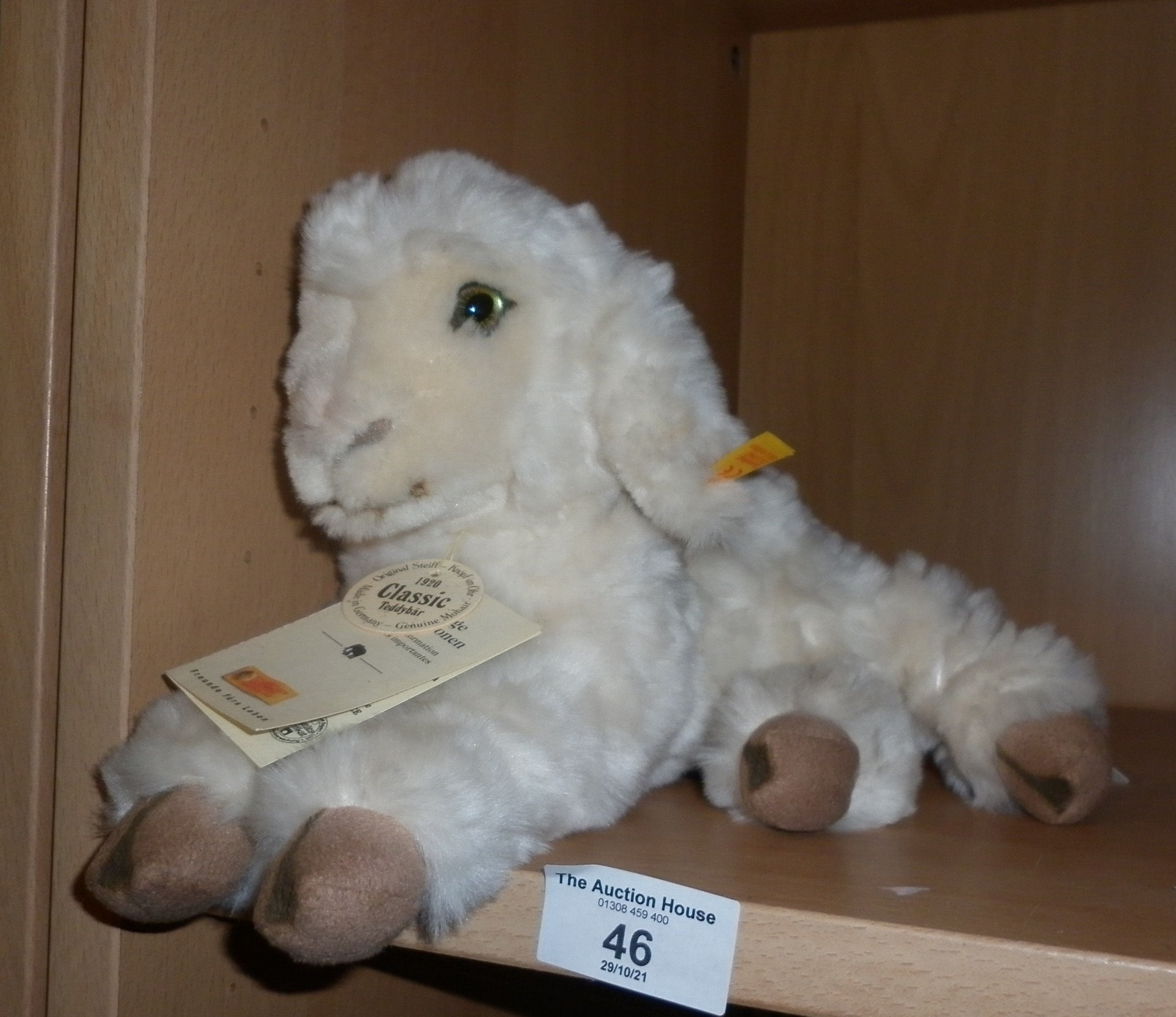 Steiff lamb, lying down, No 073175