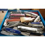 Large collection of vintage pen or pocket knives