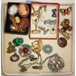 Vintage and antique jewellery, inc. cameos, Scottish silver and agate brooches etc.