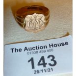 9ct gold signet ring engraved with monogram, approx. UK size T, and weight 6g.