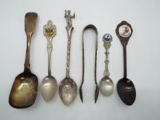 A William IV hallmarked silver caddy spoon, London assay 1832,