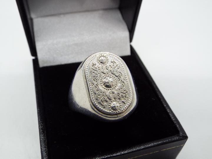 An Irish white metal dress ring, - Image 2 of 4