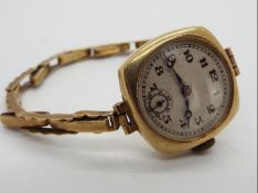 A lady's 9ct gold cased Vertex wristwatch on 9ct gold expanding bracelet, signed 15 jewel movement,
