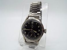 Omega - A World War Two (WWII / WW2) period military issue Omega WWW wristwatch (Watch. Wrist.