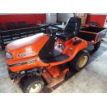 A Kubota G2160 diesel engine ride on lawnmower / tractor with trailer,