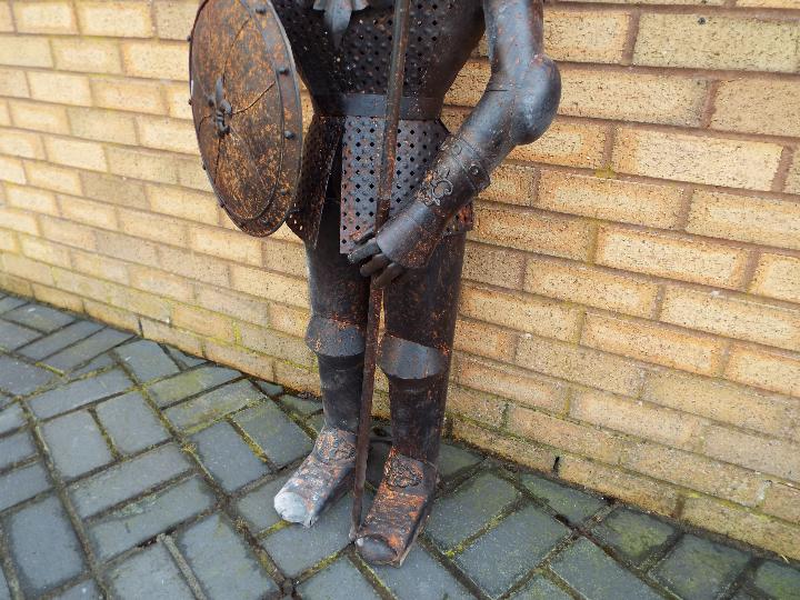 An ornamental suit of armour, - Image 3 of 4