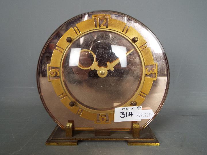 A Bentima oak cased, 8 day mantel clock, with pendulum and one other clock. - Image 5 of 6