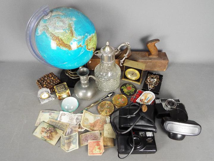 Mixed lot of collectables to include vintage powder compacts, terrestrial globe, Norwegian pewter,