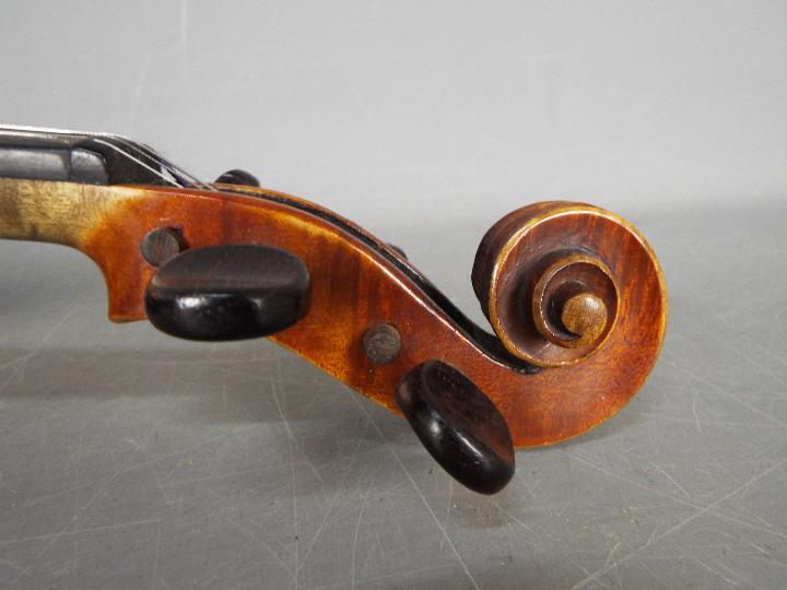 Violin - A late 19th / early 20th century violin, two piece back, - Image 5 of 8