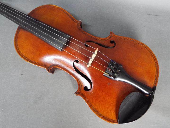 Violin - A late 19th / early 20th century violin, two piece back, - Image 2 of 8