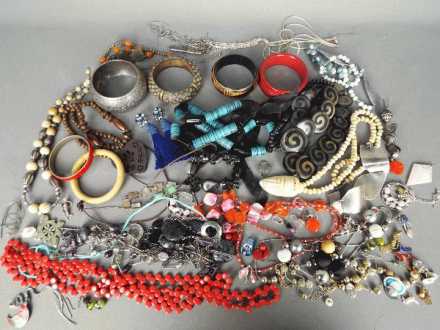 A collection of costume jewellery, some