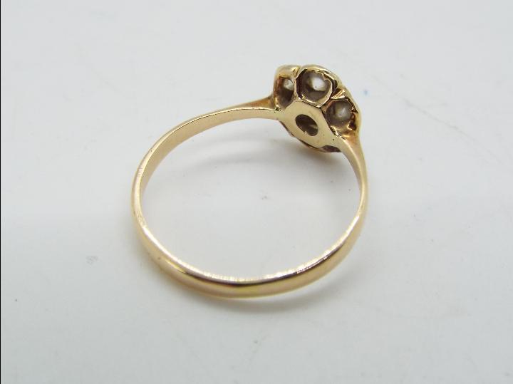 9 ct gold - a 9ct gold seven stone old cut diamond cluster ring approx diamond weight 0. - Image 3 of 3