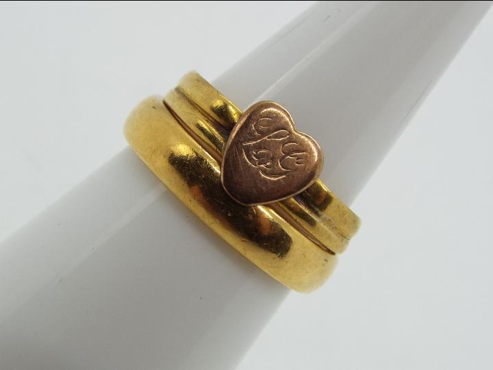 22 ct gold - a hallmarked 22 ct gold wedding band,