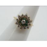 9 ct gold - a hallmarked 9 ct gold cluster ring, approx 1.3 cm (d), approximate weight 2.