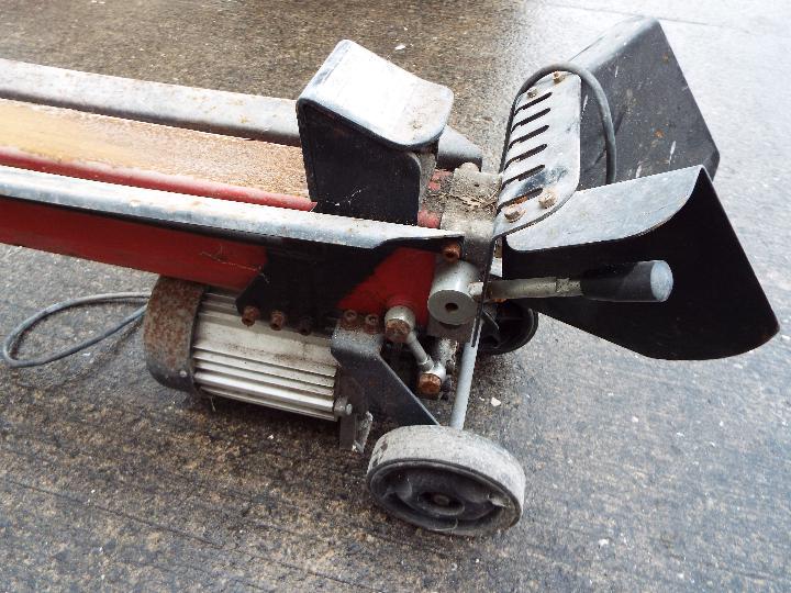 An electric log splitter. - Image 2 of 4